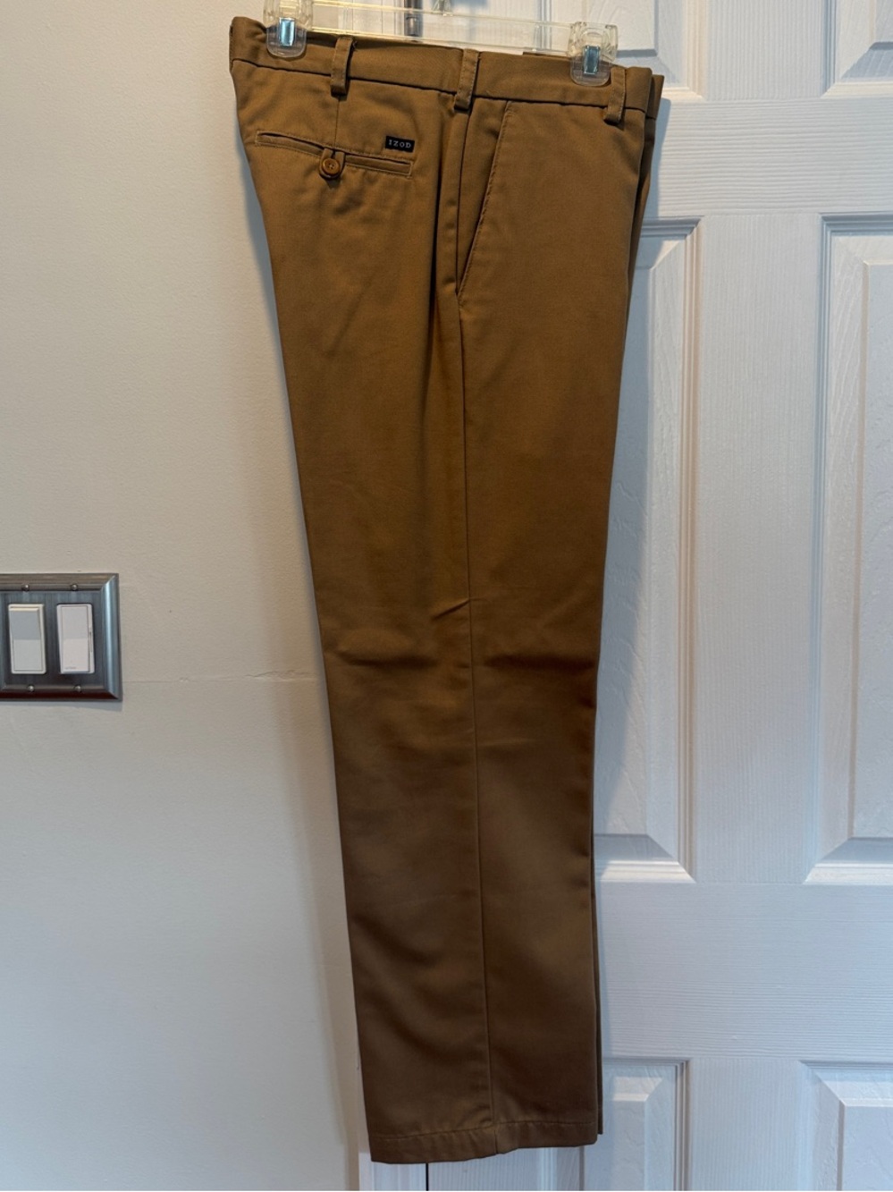Izod Men's Tan Chino Pants